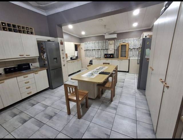4 BEDROOM HOUSE FOR SALE IN BRENTHURST